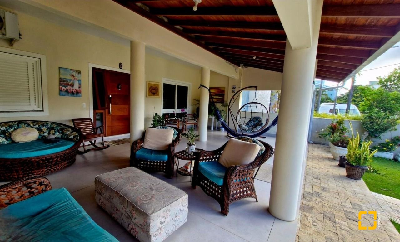 Casa de Condomínio com 550m², 13 quartos (sendo 6 suítes), 2 garagens, no bairro Ingleses em Florianópolis