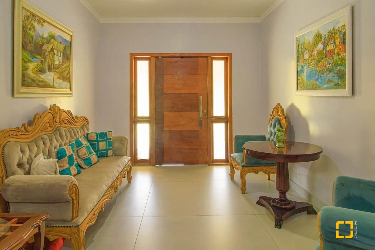 Casa de Condomínio com 550m², 13 quartos (sendo 6 suítes), 2 garagens, no bairro Ingleses em Florianópolis