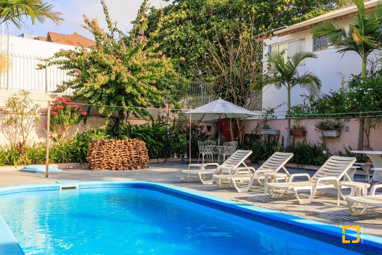 Casa de Condomínio com 550m², 13 quartos (sendo 6 suítes), 2 garagens, no bairro Ingleses em Florianópolis