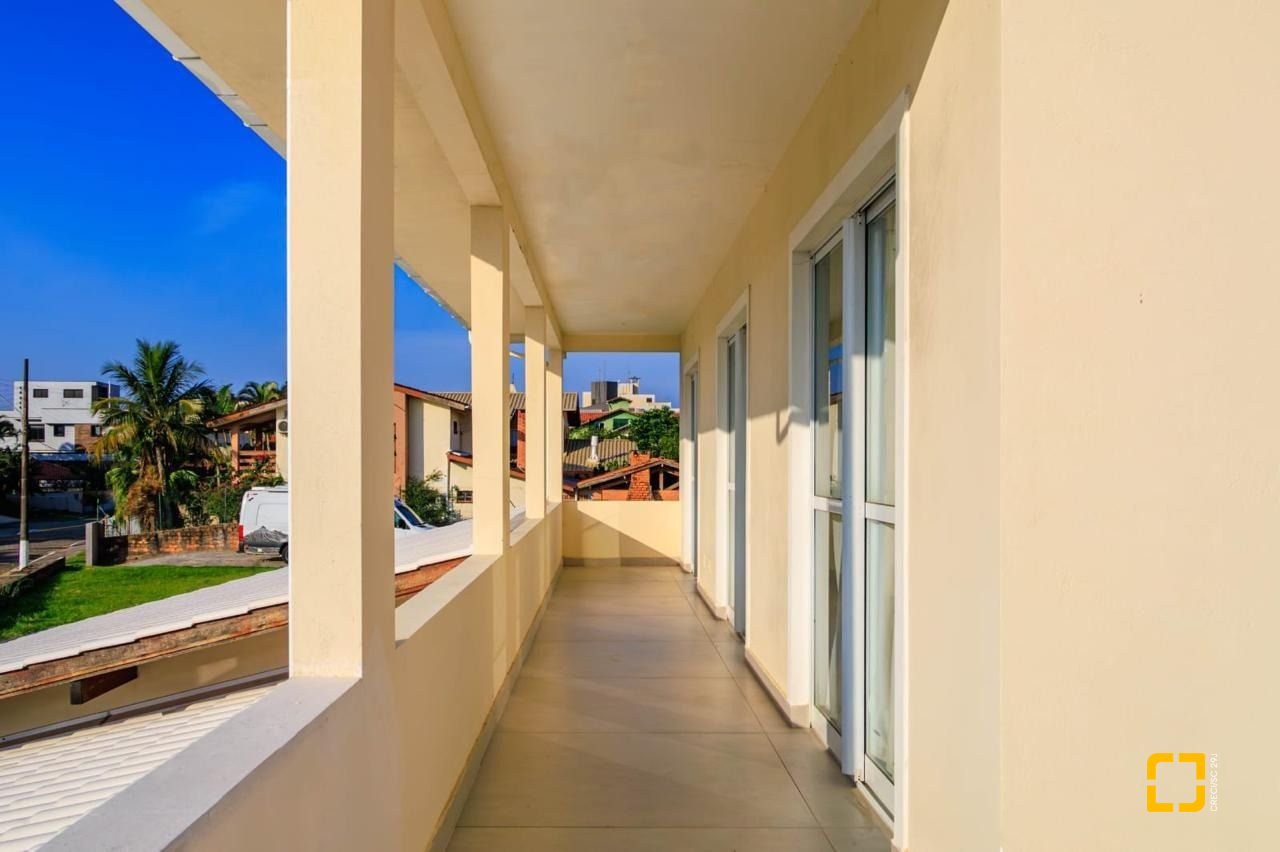 Casa de Condomínio com 550m², 13 quartos (sendo 6 suítes), 2 garagens, no bairro Ingleses em Florianópolis