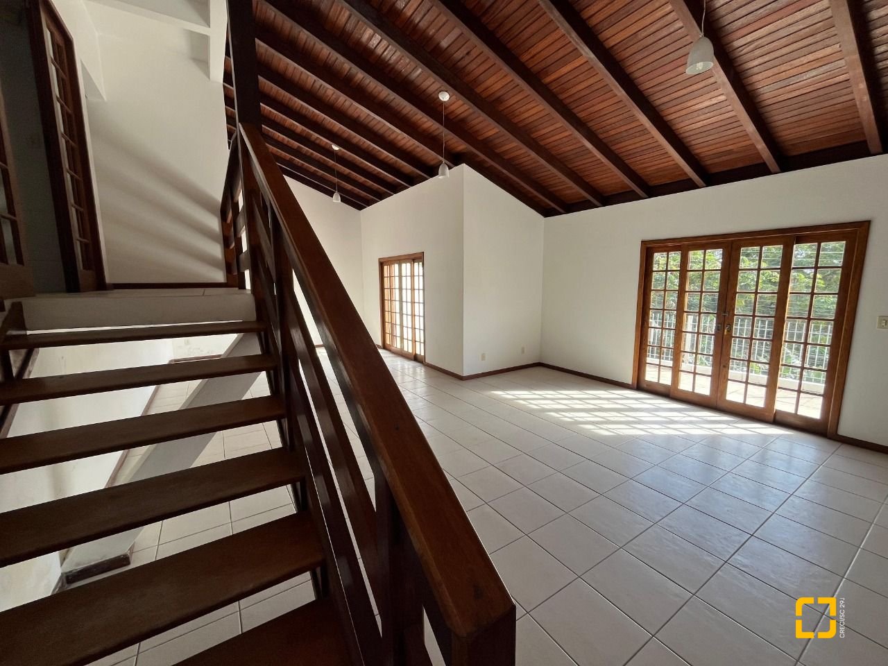 Casa com 189m², 3 quartos (sendo 1 suíte), 4 garagens, no bairro Centro em São José