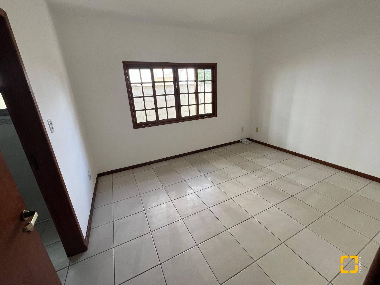 Casa com 189m², 3 quartos (sendo 1 suíte), 4 garagens, no bairro Centro em São José