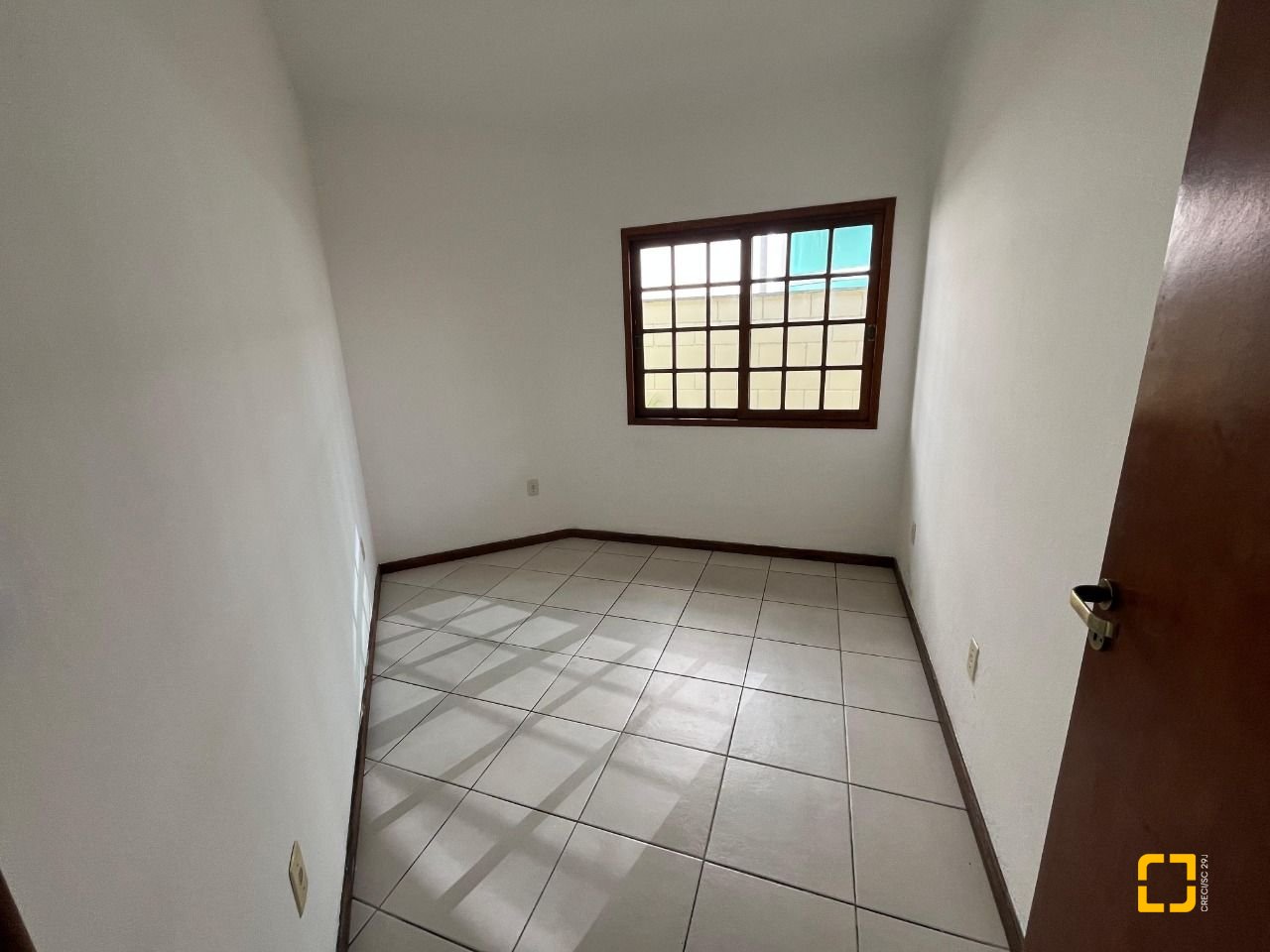 Casa com 189m², 3 quartos (sendo 1 suíte), 4 garagens, no bairro Centro em São José
