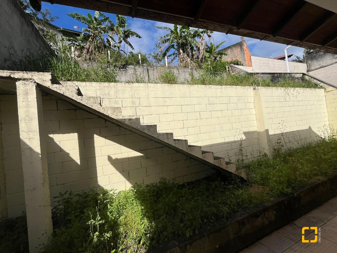 Casa com 189m², 3 quartos (sendo 1 suíte), 4 garagens, no bairro Centro em São José