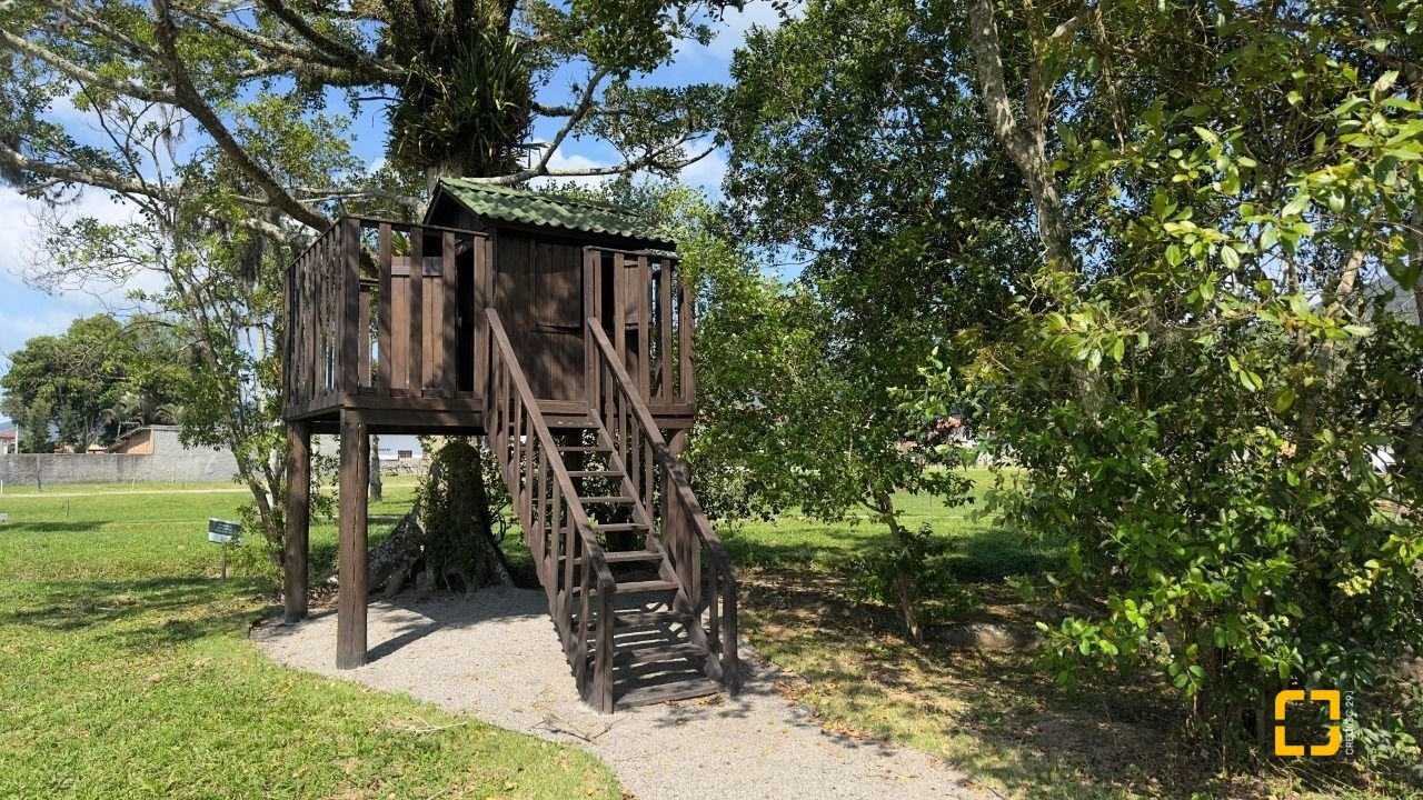 Casa de Condomínio com 189m², 3 quartos (sendo 3 suítes), 5 garagens, no bairro Camboa em Governador Celso Ramos