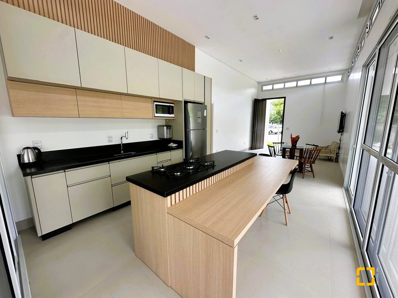 Casa de Condomínio com 189m², 3 quartos (sendo 3 suítes), 5 garagens, no bairro Camboa em Governador Celso Ramos
