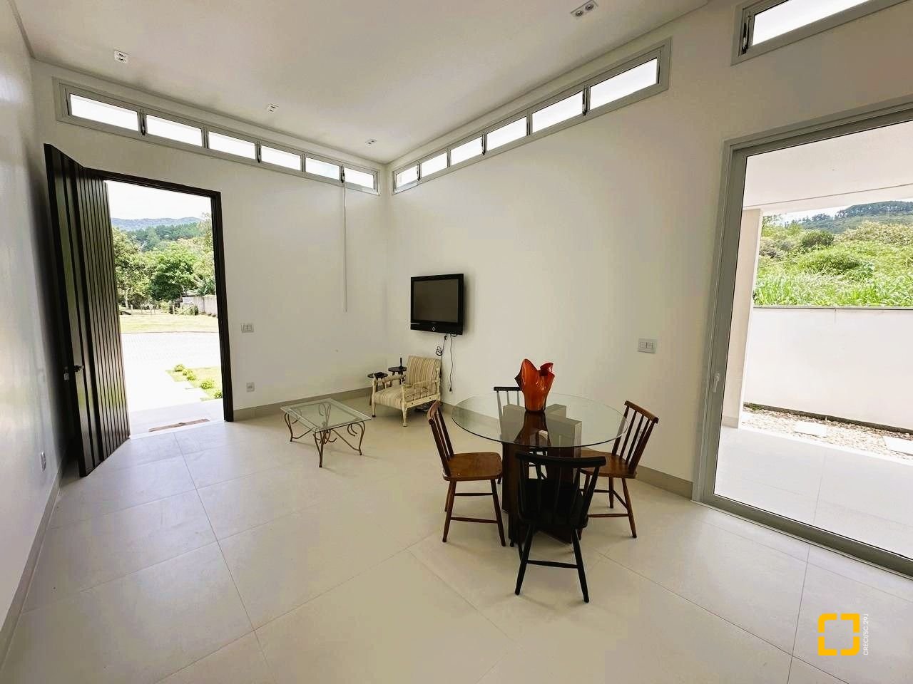 Casa de Condomínio com 189m², 3 quartos (sendo 3 suítes), 5 garagens, no bairro Camboa em Governador Celso Ramos