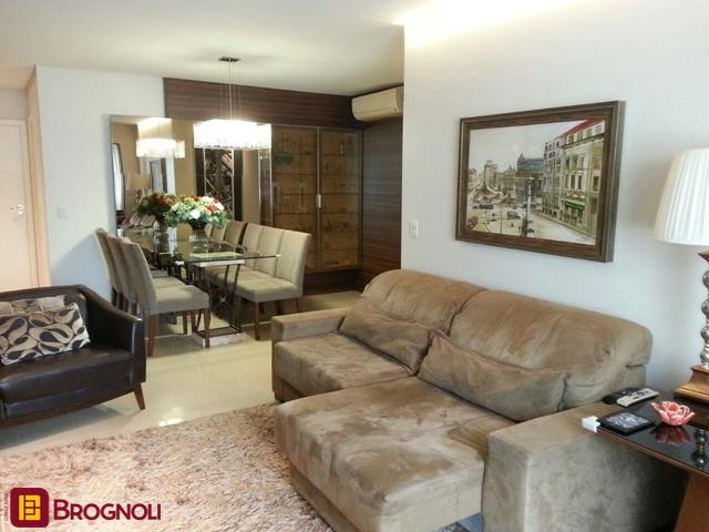 Apartamento com 84m², 3 quartos (sendo 1 suíte), 1 garagem, no bairro Campinas em São José