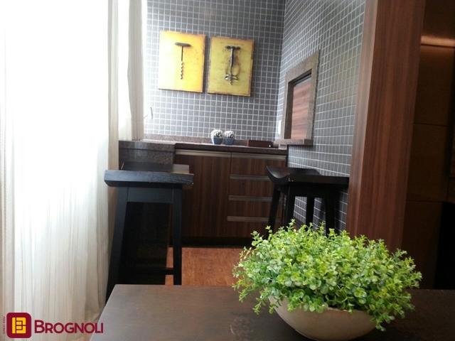 Apartamento com 84m², 3 quartos (sendo 1 suíte), 1 garagem, no bairro Campinas em São José