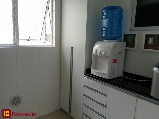 Apartamento com 84m², 3 quartos (sendo 1 suíte), 1 garagem, no bairro Campinas em São José