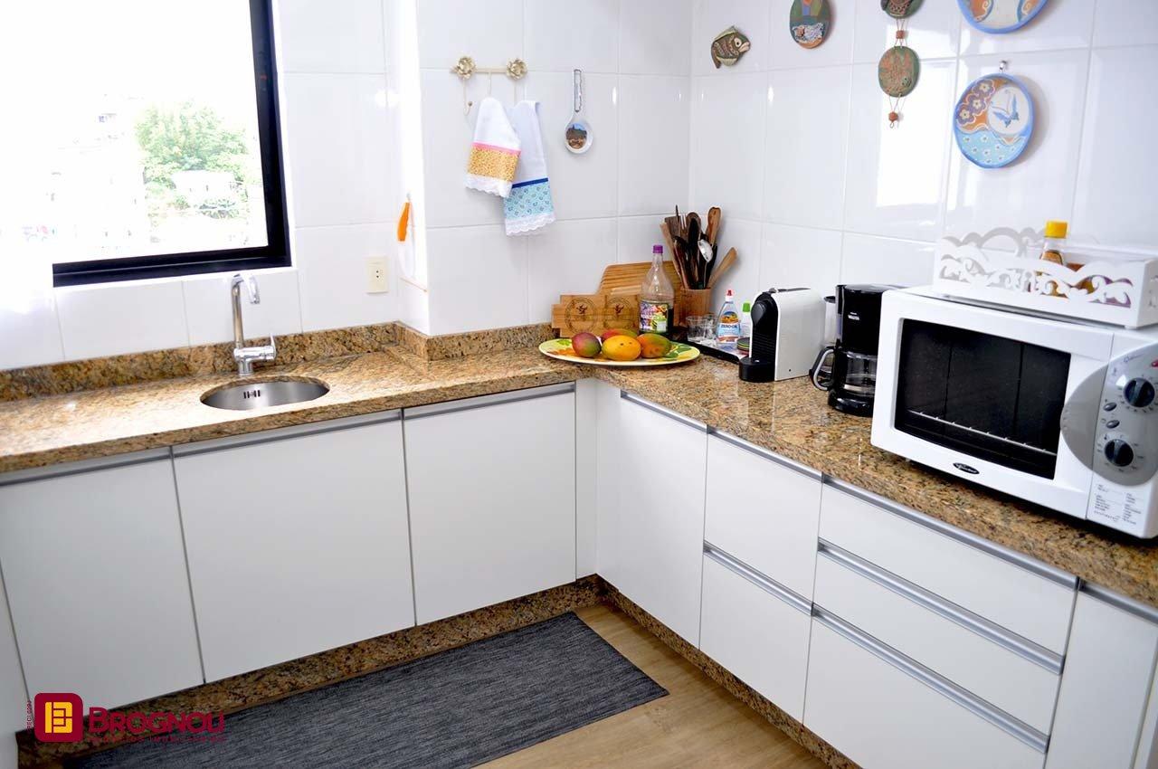 Apartamento com 200m², 6 quartos (sendo 3 suítes), 3 garagens, no bairro Balneário em Florianópolis