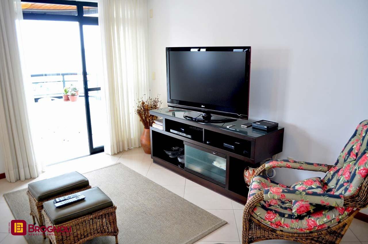 Apartamento com 200m², 6 quartos (sendo 3 suítes), 3 garagens, no bairro Balneário em Florianópolis