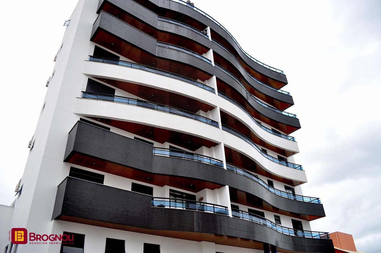 Apartamento com 200m², 6 quartos (sendo 3 suítes), 3 garagens, no bairro Balneário em Florianópolis