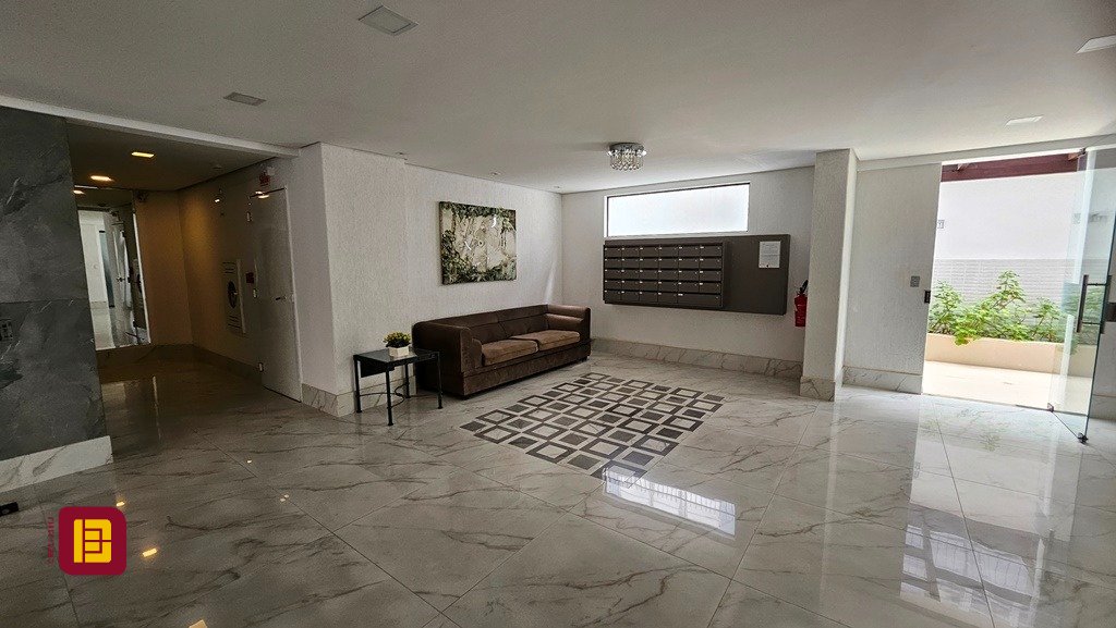 Apartamento com 146m², 5 quartos (sendo 1 suíte), 2 garagens, no bairro Centro em Florianópolis