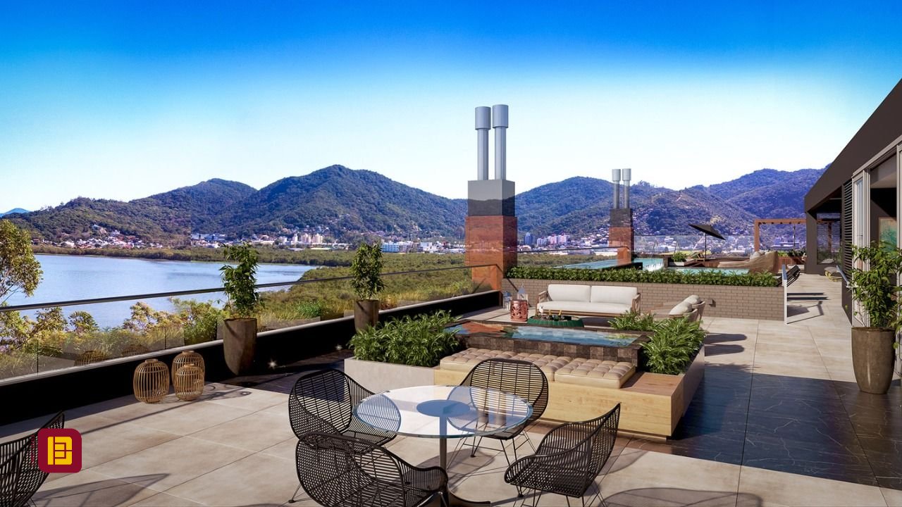 Apartamento com 133m², 6 quartos (sendo 3 suítes), 2 garagens, no bairro João Paulo em Florianópolis