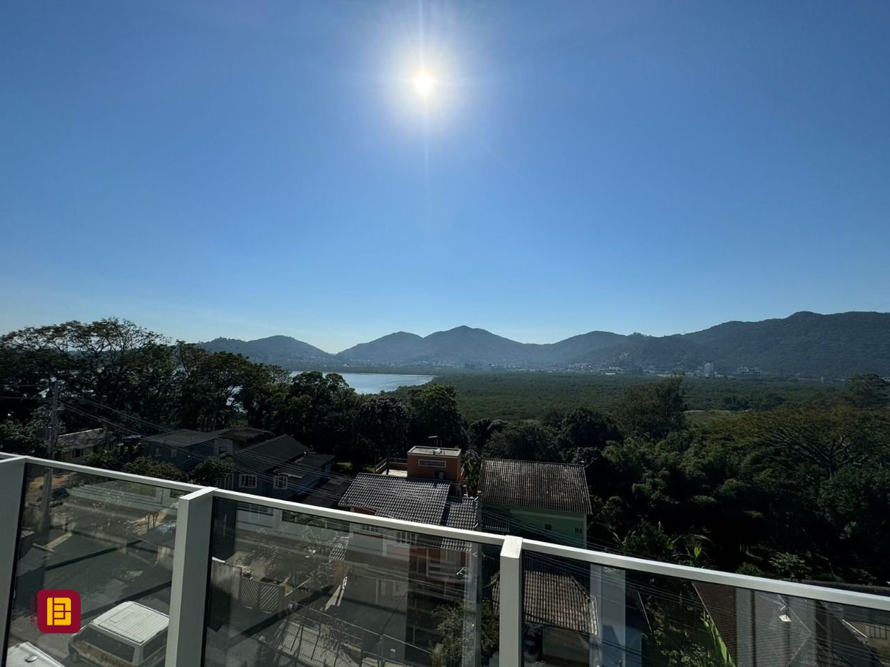Apartamento com 133m², 6 quartos (sendo 3 suítes), 2 garagens, no bairro João Paulo em Florianópolis