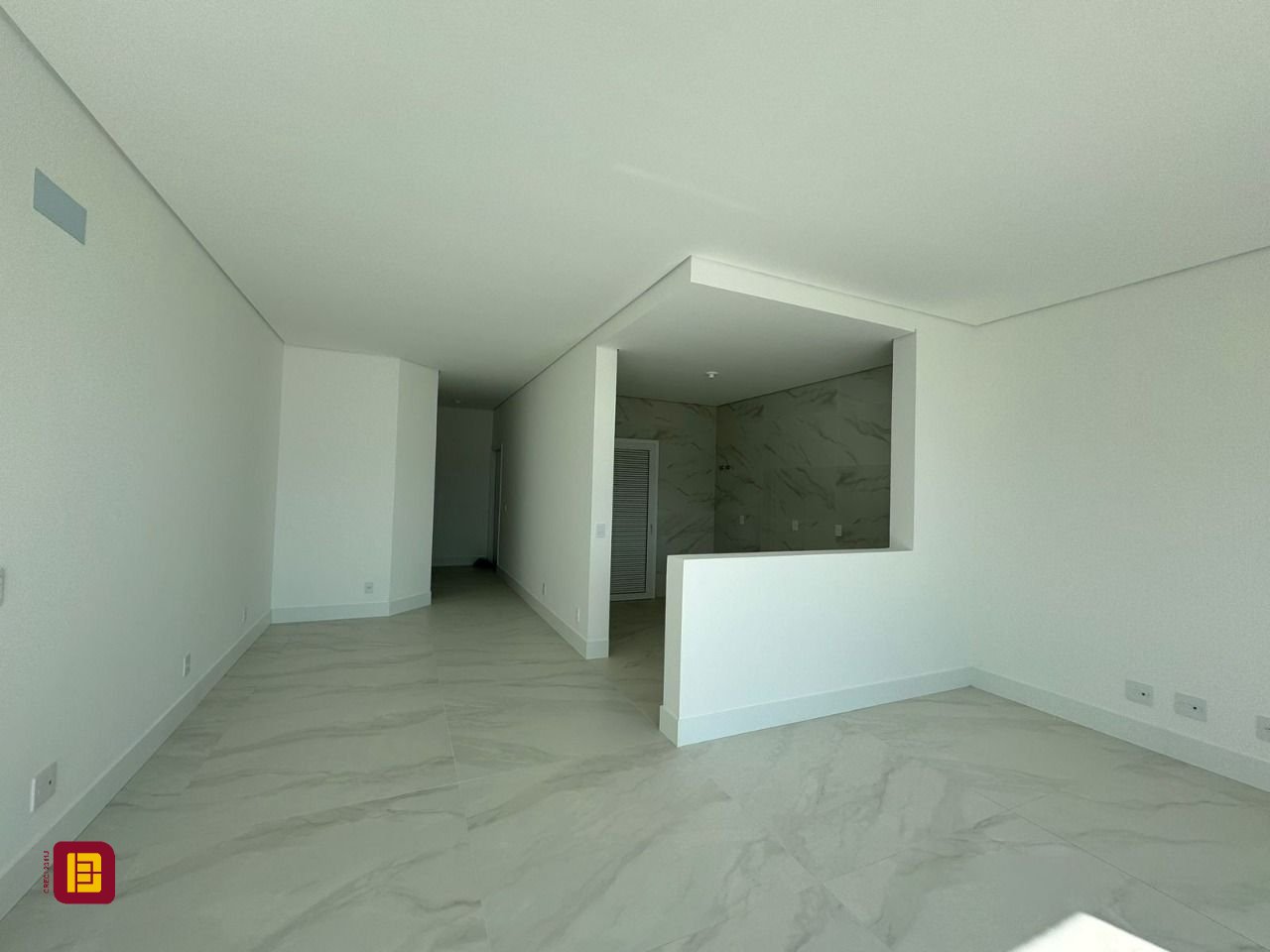 Apartamento com 133m², 6 quartos (sendo 3 suítes), 2 garagens, no bairro João Paulo em Florianópolis