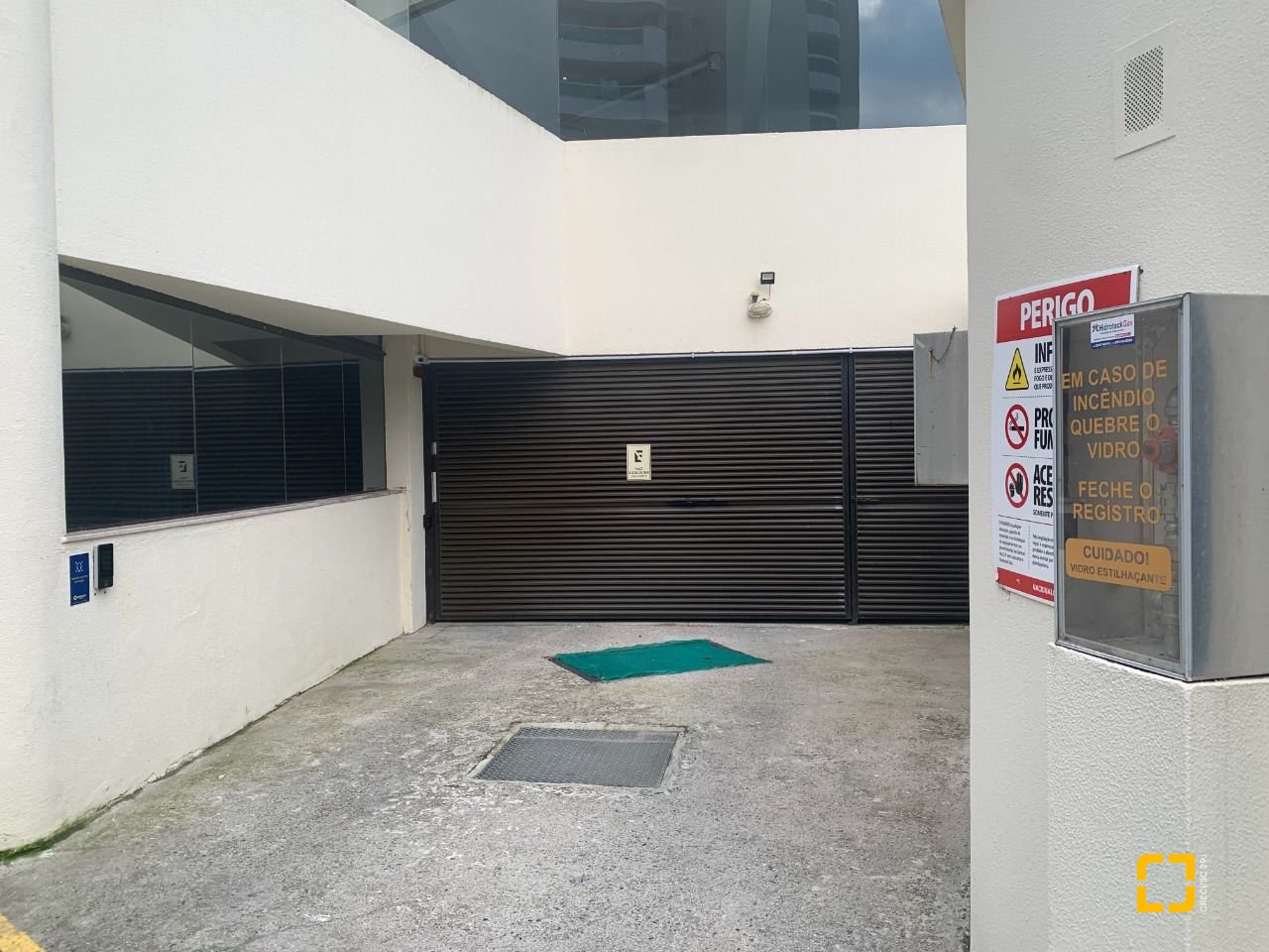 Apartamento com 72m², 3 quartos (sendo 1 suíte), 2 garagens, no bairro Itacorubi em Florianópolis