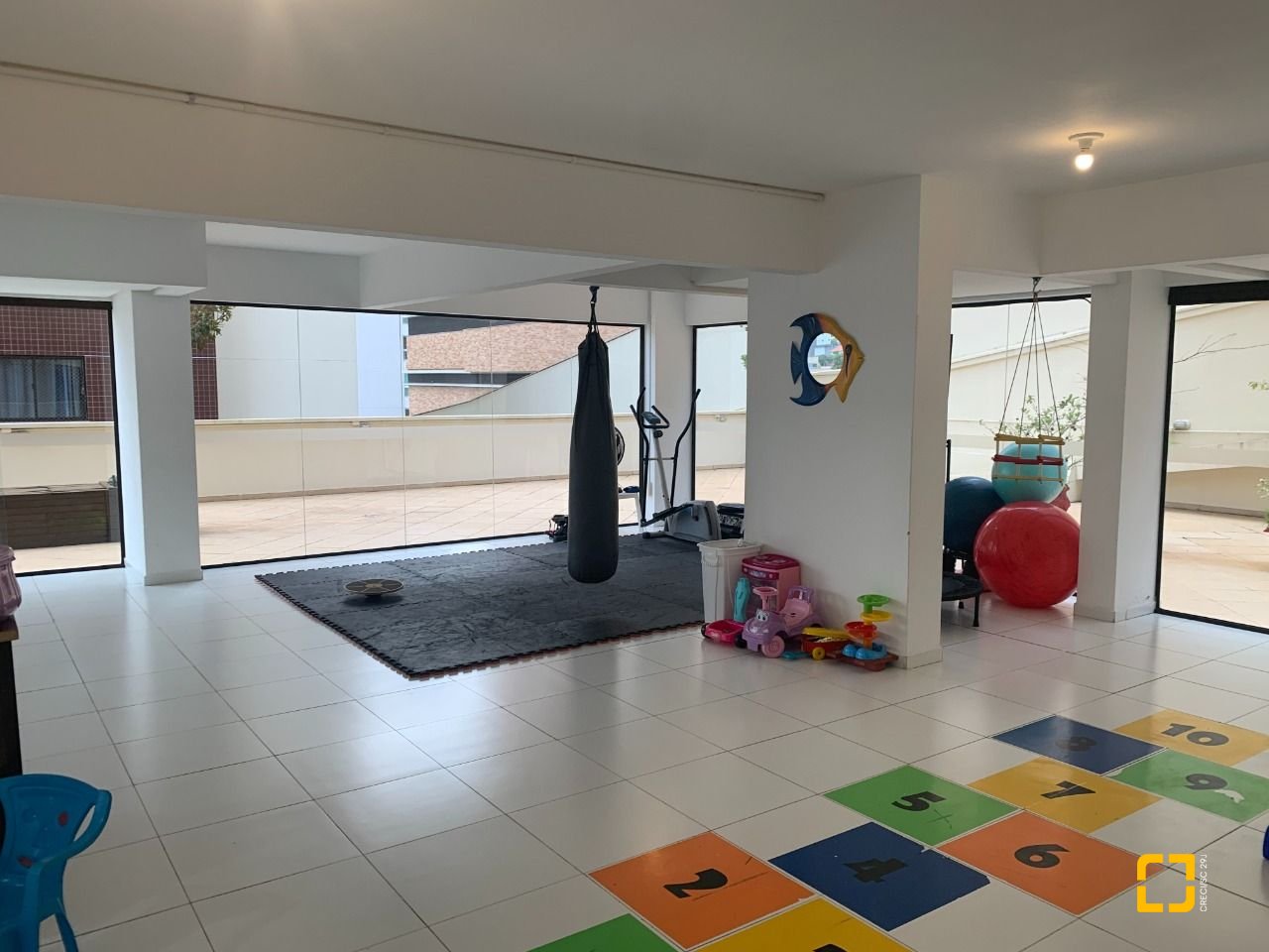 Apartamento com 72m², 3 quartos (sendo 1 suíte), 2 garagens, no bairro Itacorubi em Florianópolis
