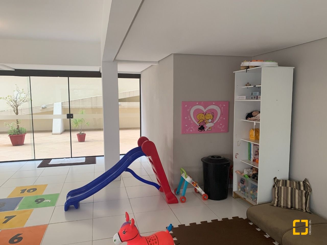 Apartamento com 72m², 3 quartos (sendo 1 suíte), 2 garagens, no bairro Itacorubi em Florianópolis