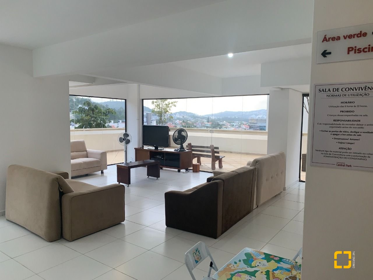 Apartamento com 72m², 3 quartos (sendo 1 suíte), 2 garagens, no bairro Itacorubi em Florianópolis