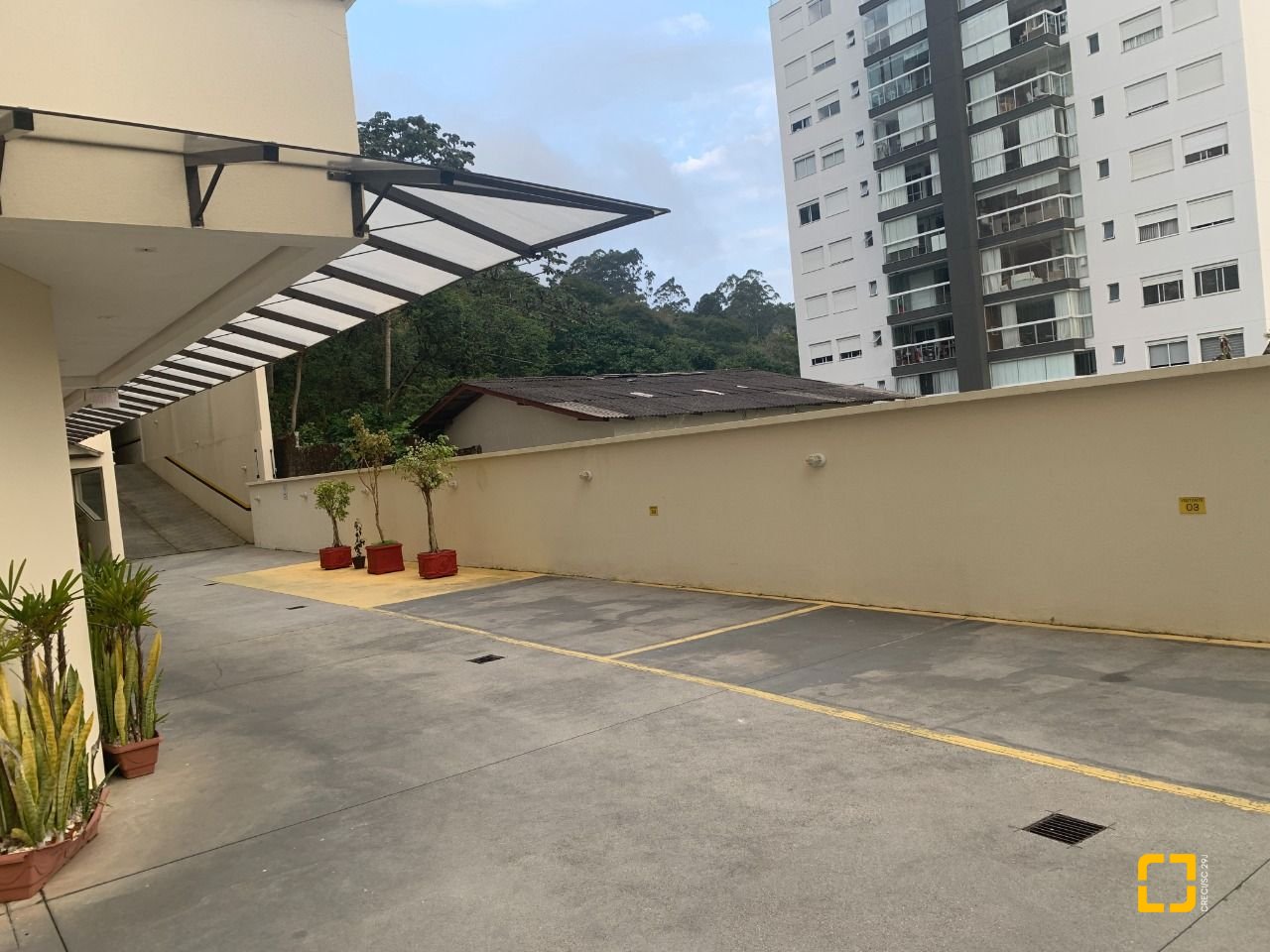 Apartamento com 72m², 3 quartos (sendo 1 suíte), 2 garagens, no bairro Itacorubi em Florianópolis