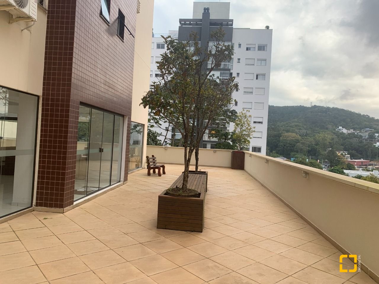 Apartamento com 72m², 3 quartos (sendo 1 suíte), 2 garagens, no bairro Itacorubi em Florianópolis