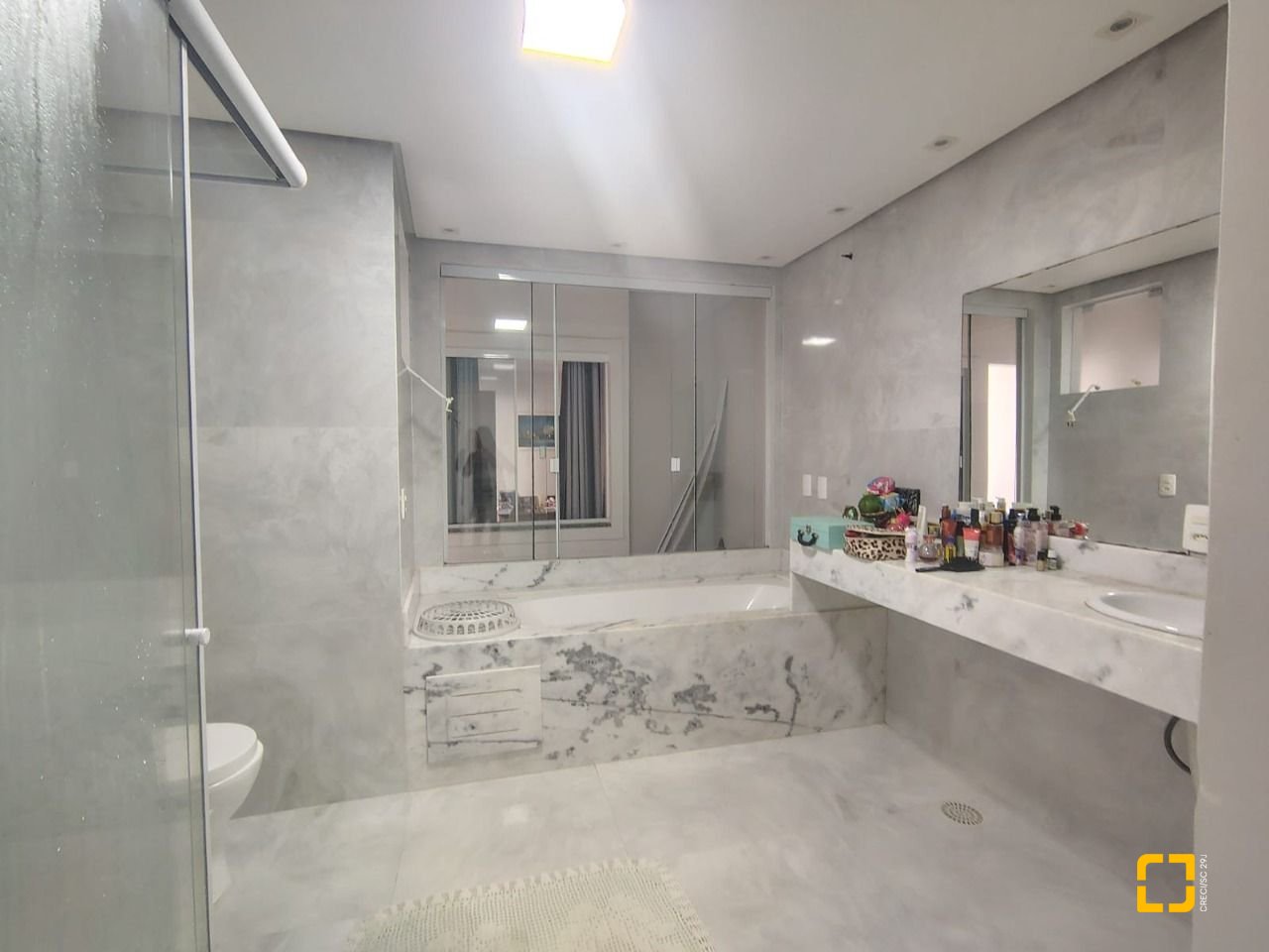 Casa com 107m², 4 quartos (sendo 1 suíte), 2 garagens, no bairro Vargem do Bom Jesus em Florianópolis