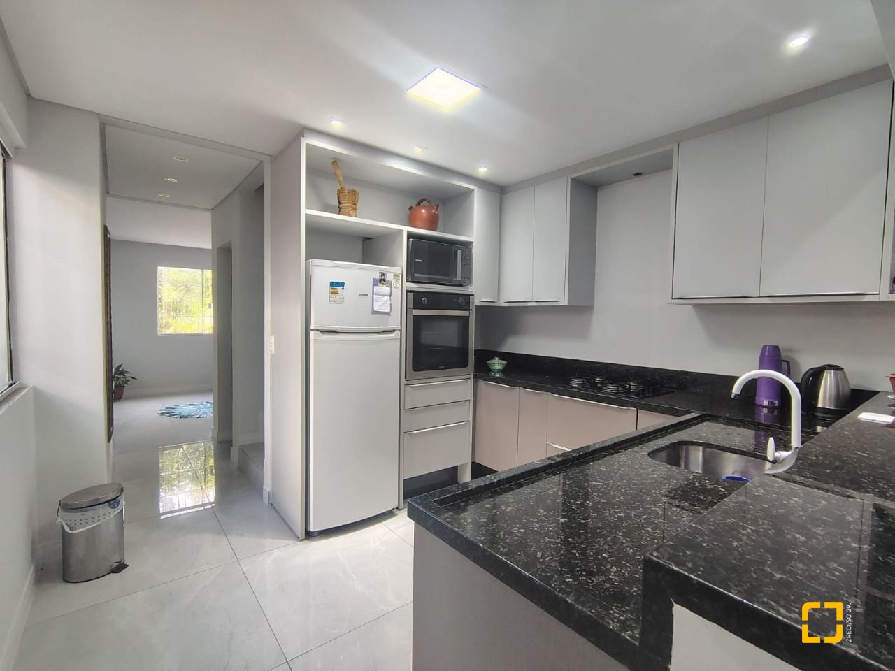Casa com 107m², 4 quartos (sendo 1 suíte), 2 garagens, no bairro Vargem do Bom Jesus em Florianópolis