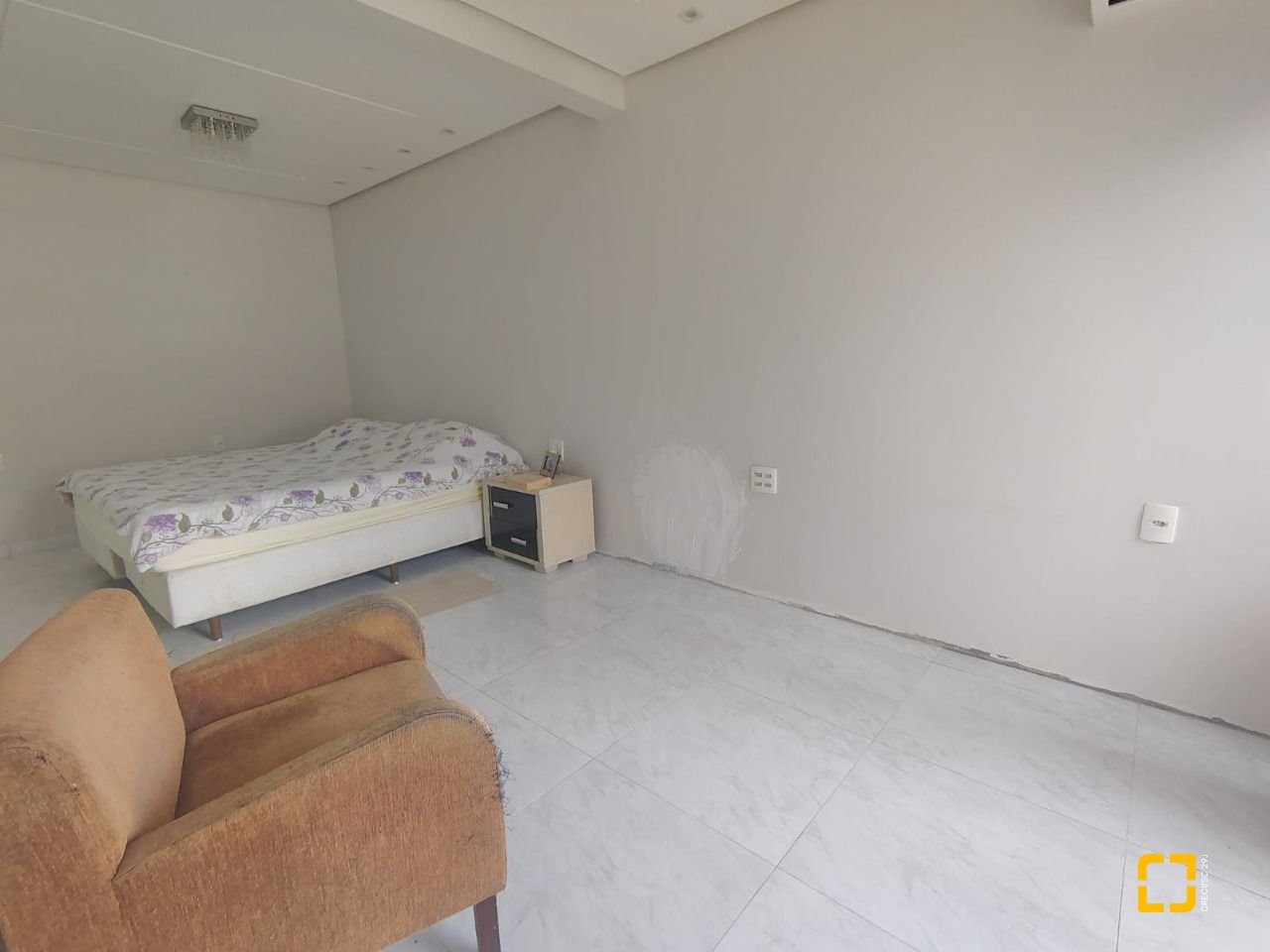 Casa com 107m², 4 quartos (sendo 1 suíte), 2 garagens, no bairro Vargem do Bom Jesus em Florianópolis