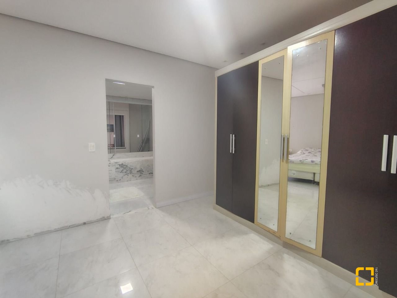 Casa com 107m², 4 quartos (sendo 1 suíte), 2 garagens, no bairro Vargem do Bom Jesus em Florianópolis