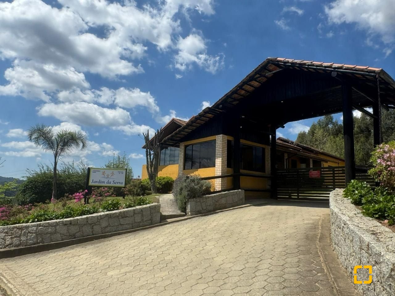 Sítio com 11511m², no bairro Invernadinha em Rancho Queimado