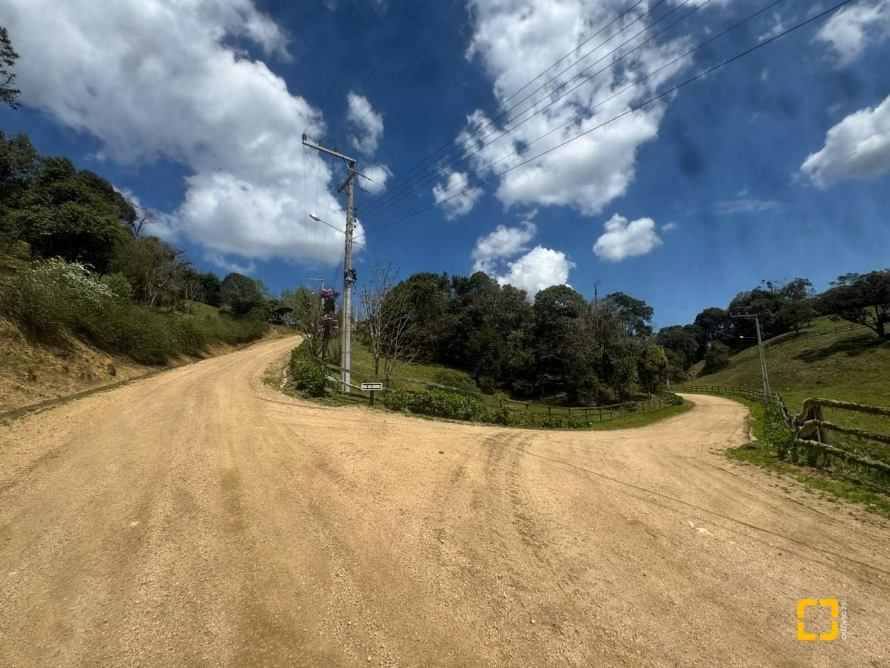 Sítio com 11511m², no bairro Invernadinha em Rancho Queimado