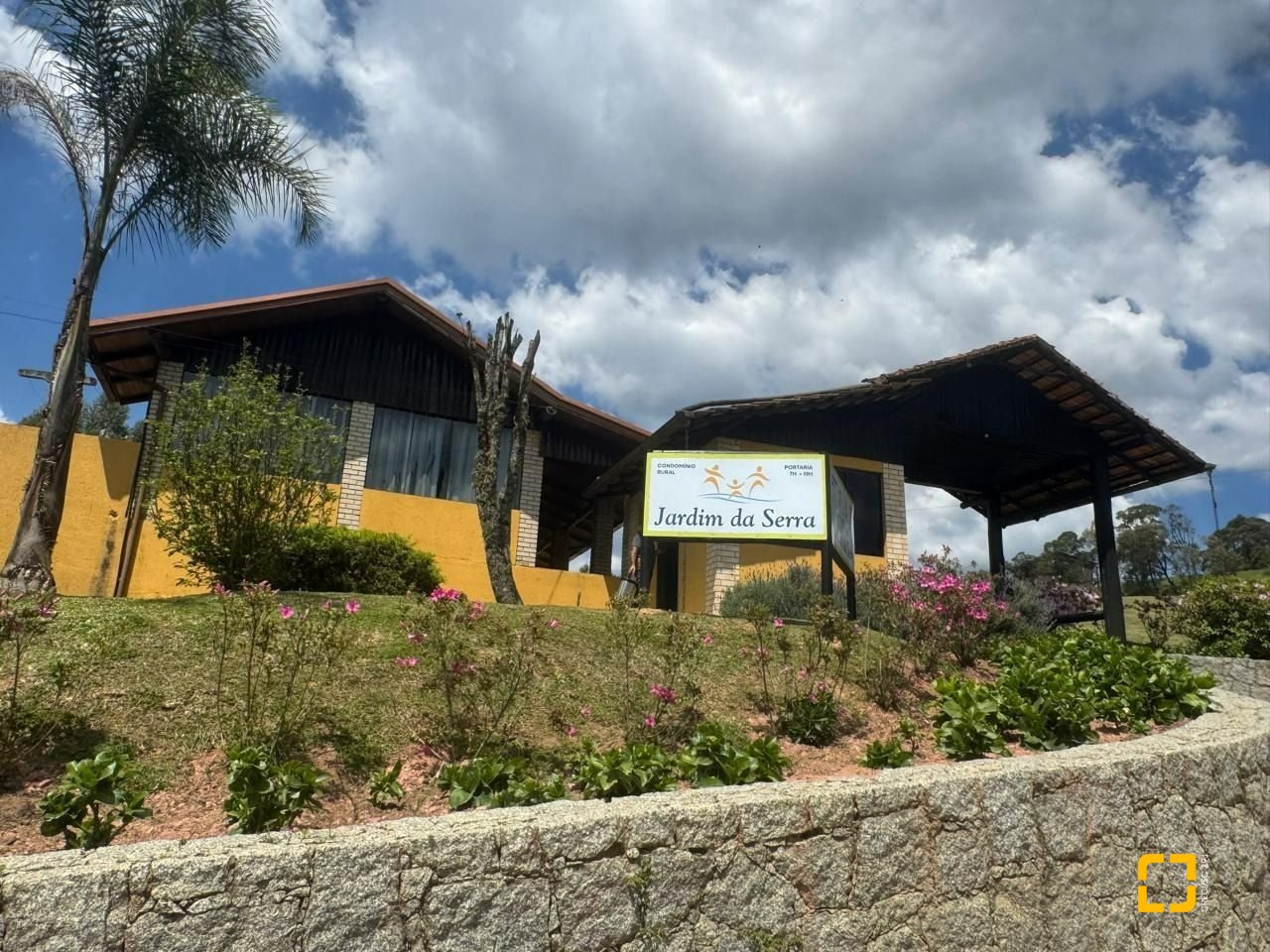 Sítio com 11511m², no bairro Invernadinha em Rancho Queimado