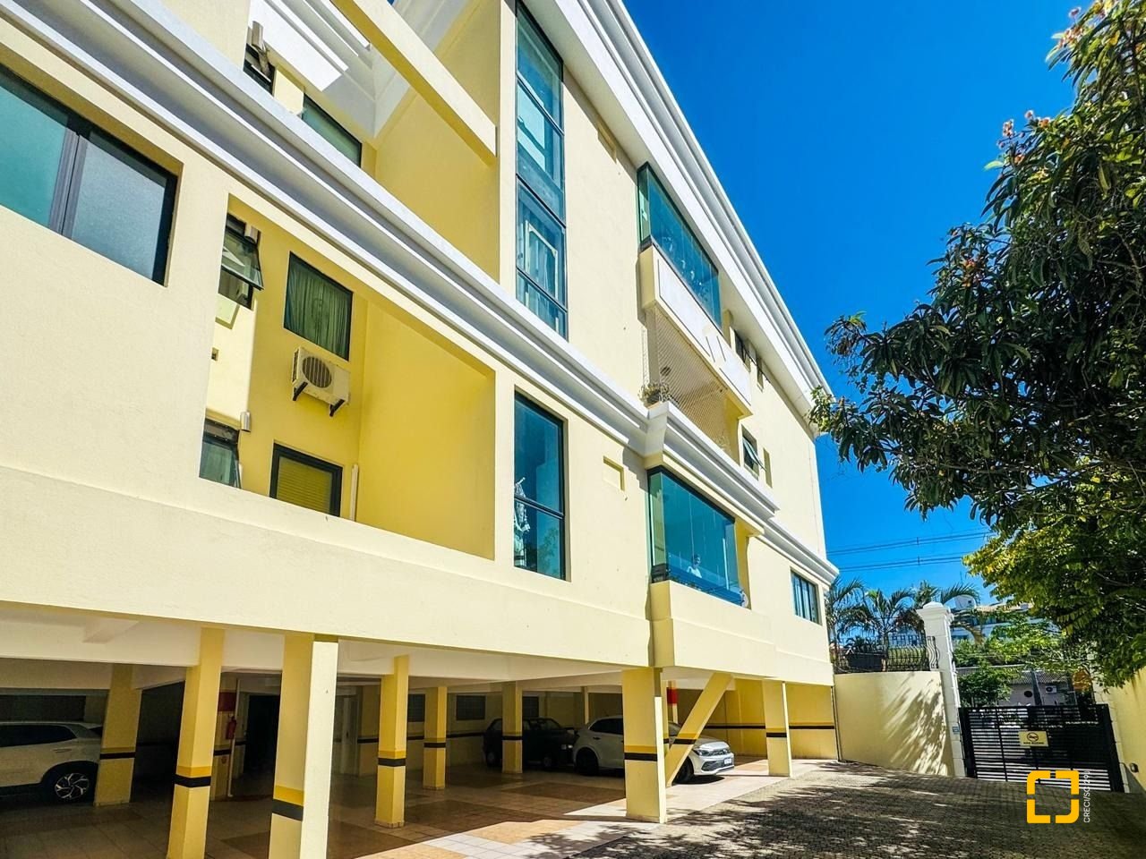 Apartamento com 76m², 3 quartos (sendo 1 suíte), 1 garagem, no bairro Lagoa da Conceição em Florianópolis