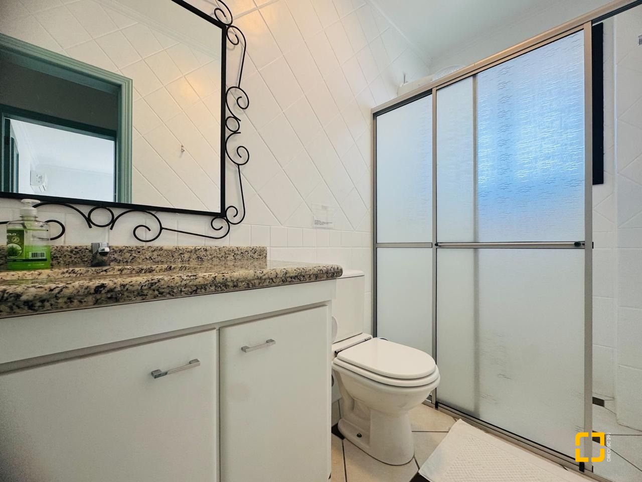 Apartamento com 76m², 3 quartos (sendo 1 suíte), 1 garagem, no bairro Lagoa da Conceição em Florianópolis