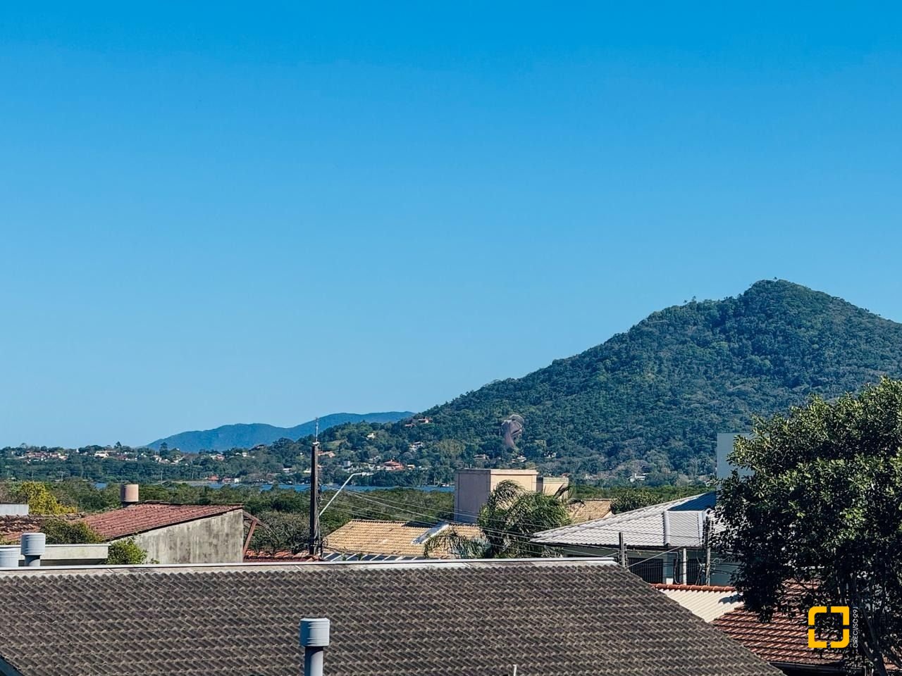 Apartamento com 76m², 3 quartos (sendo 1 suíte), 1 garagem, no bairro Lagoa da Conceição em Florianópolis