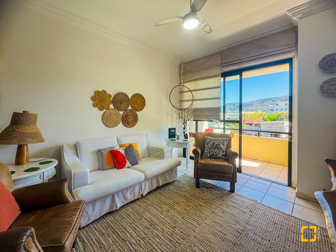 Apartamento com 76m², 3 quartos (sendo 1 suíte), 1 garagem, no bairro Lagoa da Conceição em Florianópolis