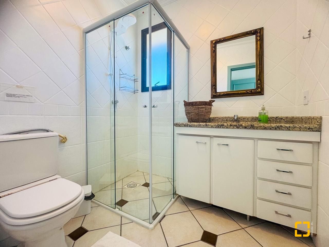 Apartamento com 76m², 3 quartos (sendo 1 suíte), 1 garagem, no bairro Lagoa da Conceição em Florianópolis