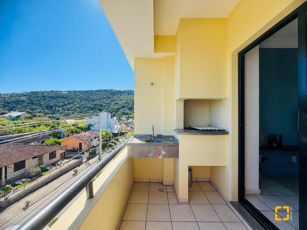 Apartamento com 76m², 3 quartos (sendo 1 suíte), 1 garagem, no bairro Lagoa da Conceição em Florianópolis