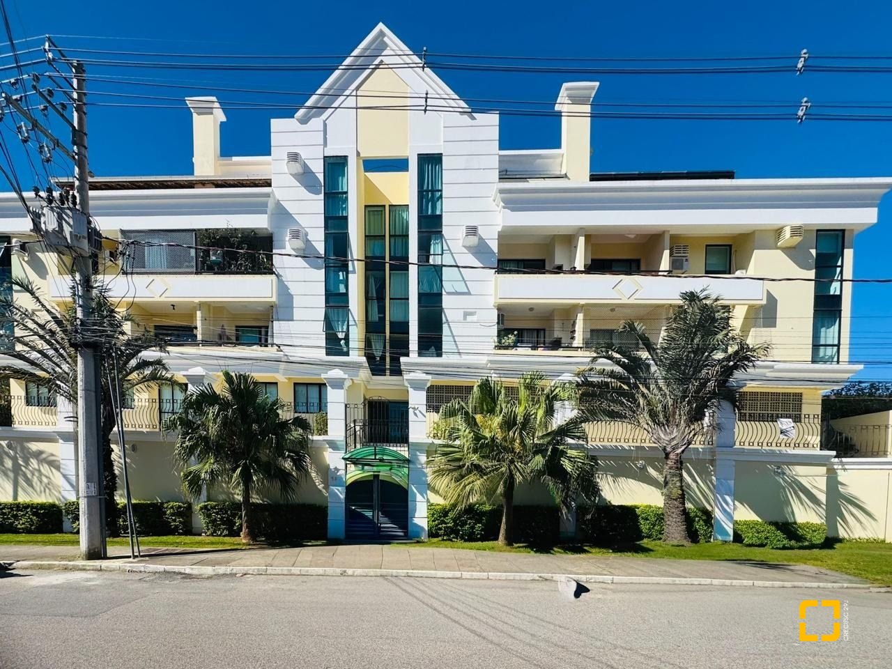 Apartamento com 76m², 3 quartos (sendo 1 suíte), 1 garagem, no bairro Lagoa da Conceição em Florianópolis