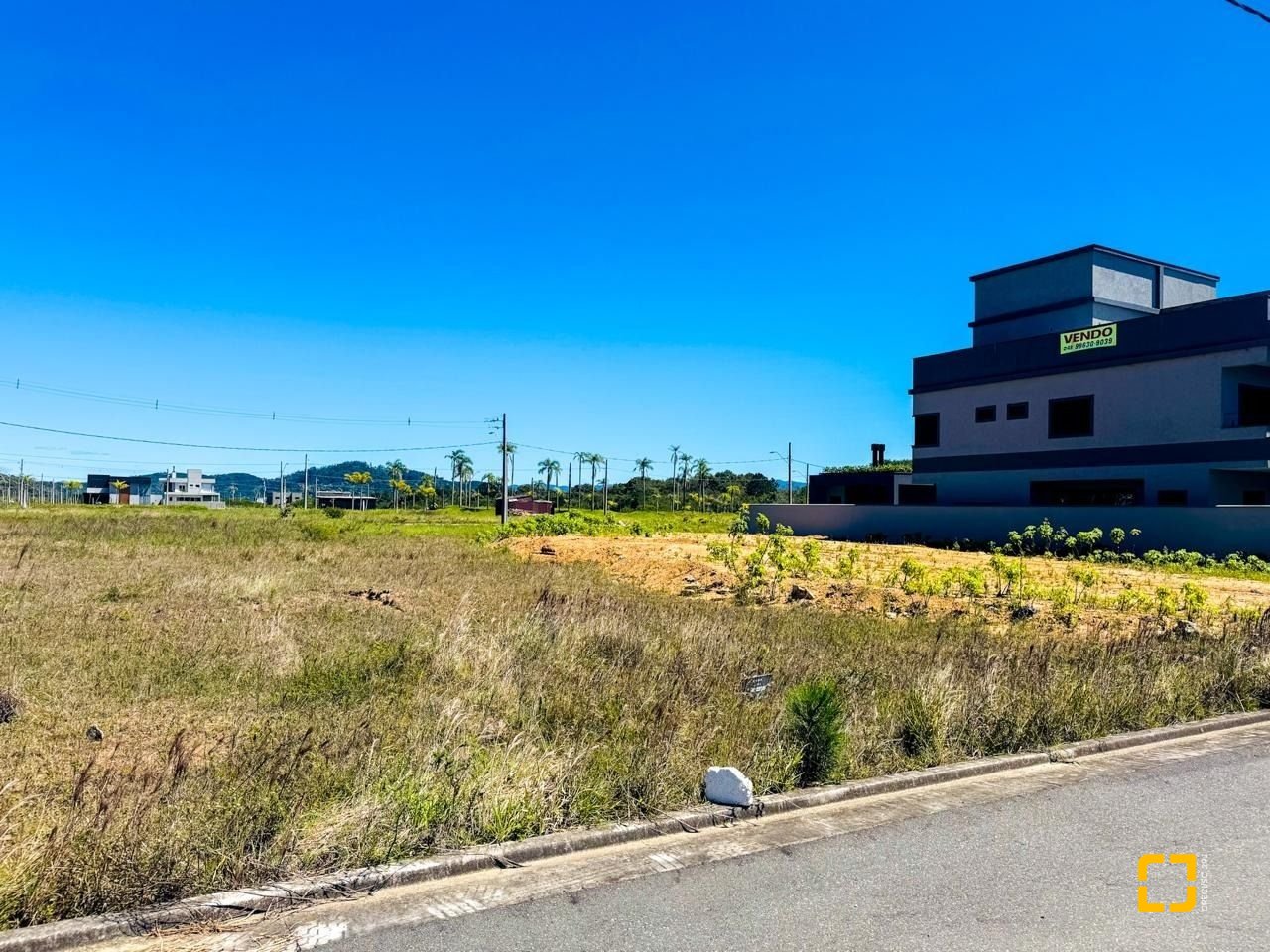Terreno com 450m², no bairro Ingleses do Rio Vermelho em Florianópolis