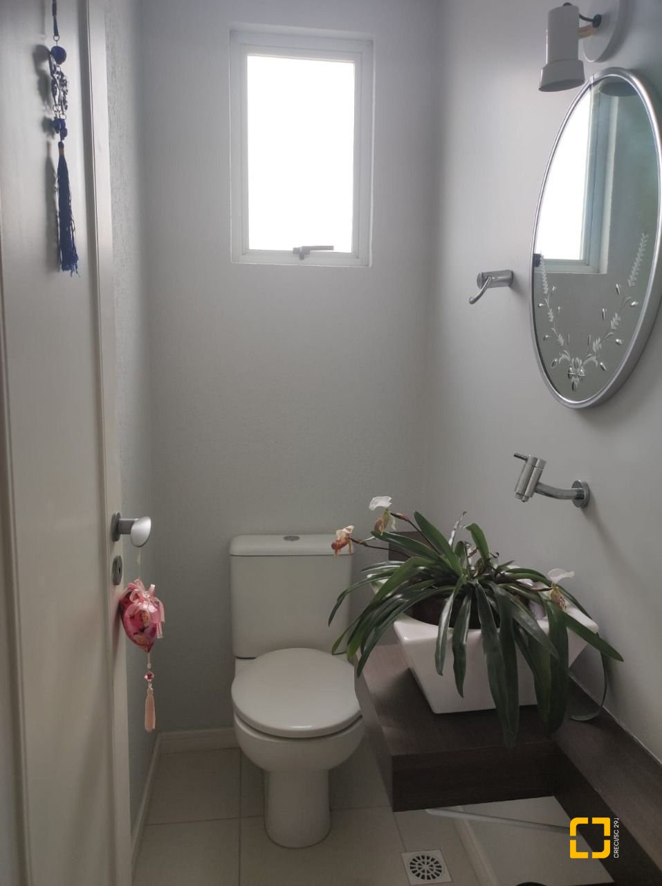 Apartamento com 121m², 6 quartos (sendo 2 suítes), 2 garagens, no bairro Balneário em Florianópolis