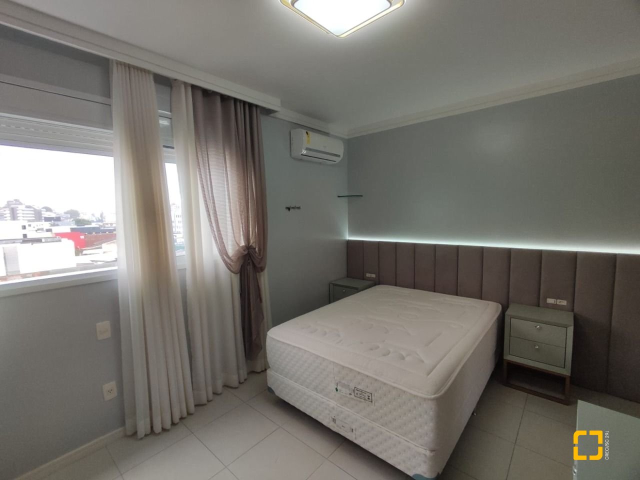 Apartamento com 121m², 6 quartos (sendo 2 suítes), 2 garagens, no bairro Balneário em Florianópolis