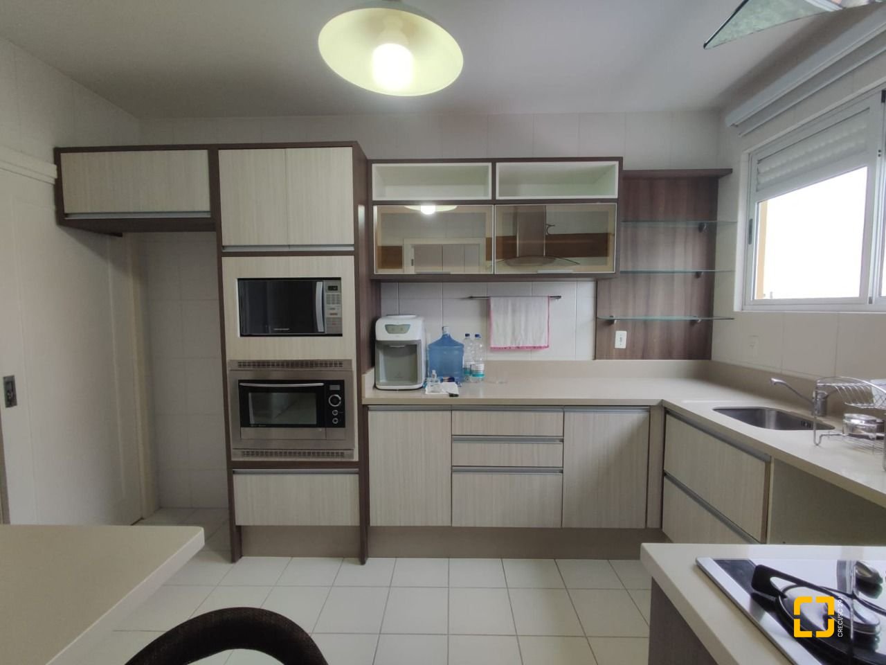 Apartamento com 121m², 6 quartos (sendo 2 suítes), 2 garagens, no bairro Balneário em Florianópolis