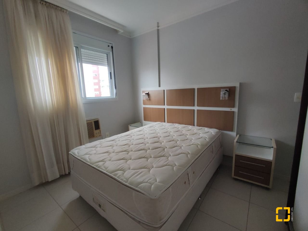 Apartamento com 121m², 6 quartos (sendo 2 suítes), 2 garagens, no bairro Balneário em Florianópolis