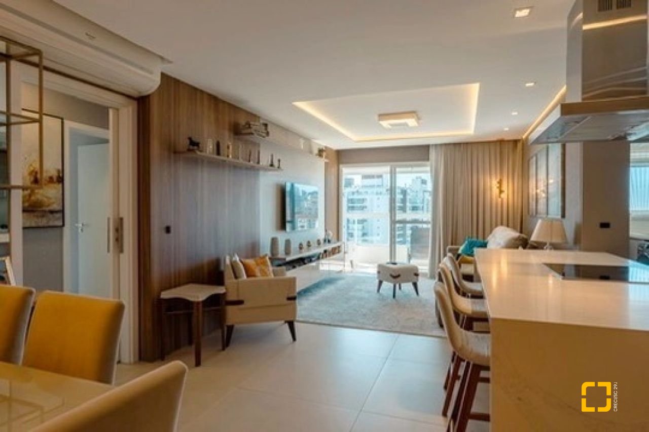 Apartamento com 122m², 4 quartos (sendo 1 suíte), 2 garagens, no bairro Beiramar em Florianópolis