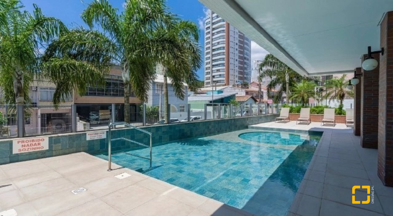 Apartamento com 122m², 4 quartos (sendo 1 suíte), 2 garagens, no bairro Beiramar em Florianópolis
