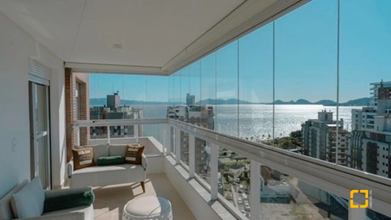 Apartamento com 122m², 4 quartos (sendo 1 suíte), 2 garagens, no bairro Beiramar em Florianópolis