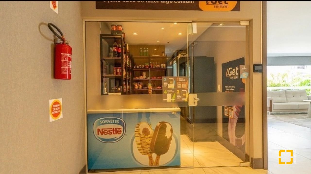 Apartamento com 122m², 4 quartos (sendo 1 suíte), 2 garagens, no bairro Beiramar em Florianópolis